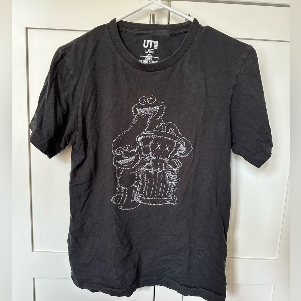 Uniqlo x Kaws x Sesame Street T-shirt